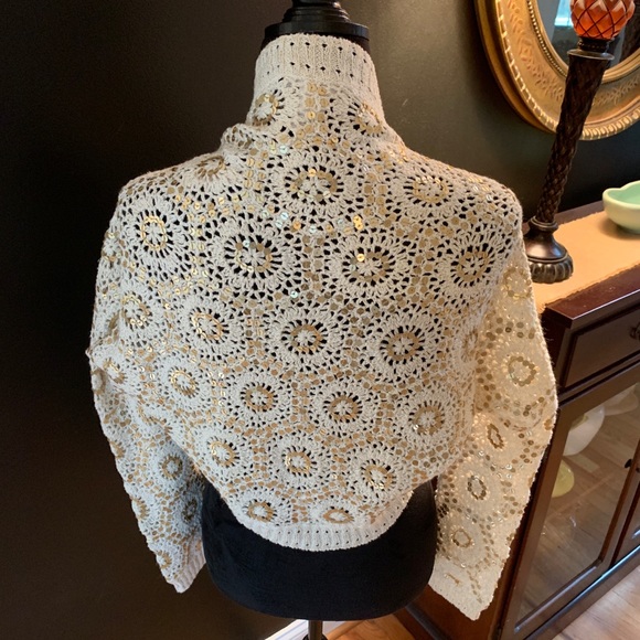 White House Black Market crochet shrug NWT - Picture 4 of 4